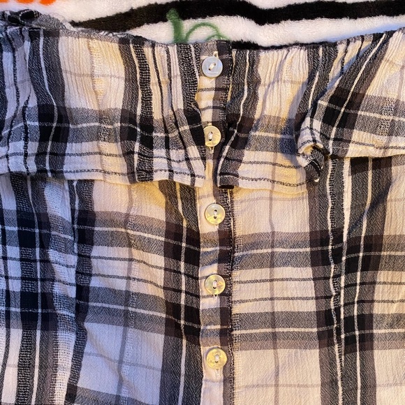 NWOT!! Medium American Eagle Off the Shoulder Top! - Picture 2 of 3